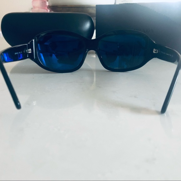 Prada Sunglasses with Case - Picture 4 of 12